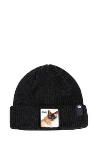 Beanie nero a maglia con texture a coste. Presenta una toppa quadrata con un gatto in stile cartone animato e il testo "COOL" in bianco. Piccola etichetta del logo sul lato.