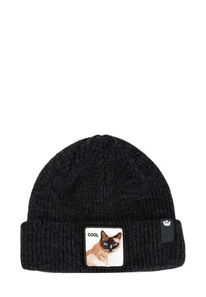 Beanie nero a maglia con texture a coste. Presenta una toppa quadrata con un gatto in stile cartone animato e il testo "COOL" in bianco. Piccola etichetta del logo sul lato.