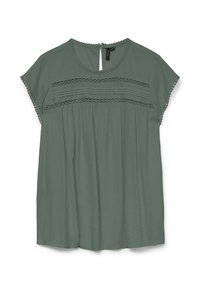 Blouse à manches courtes et coupe ample en vert discret. Présente des rayures horizontales texturées et un galon décoratif le long des bords des manches. Ouverture en goutte d'eau dans le dos.