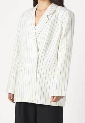 Gestuz Manteau court - off-white