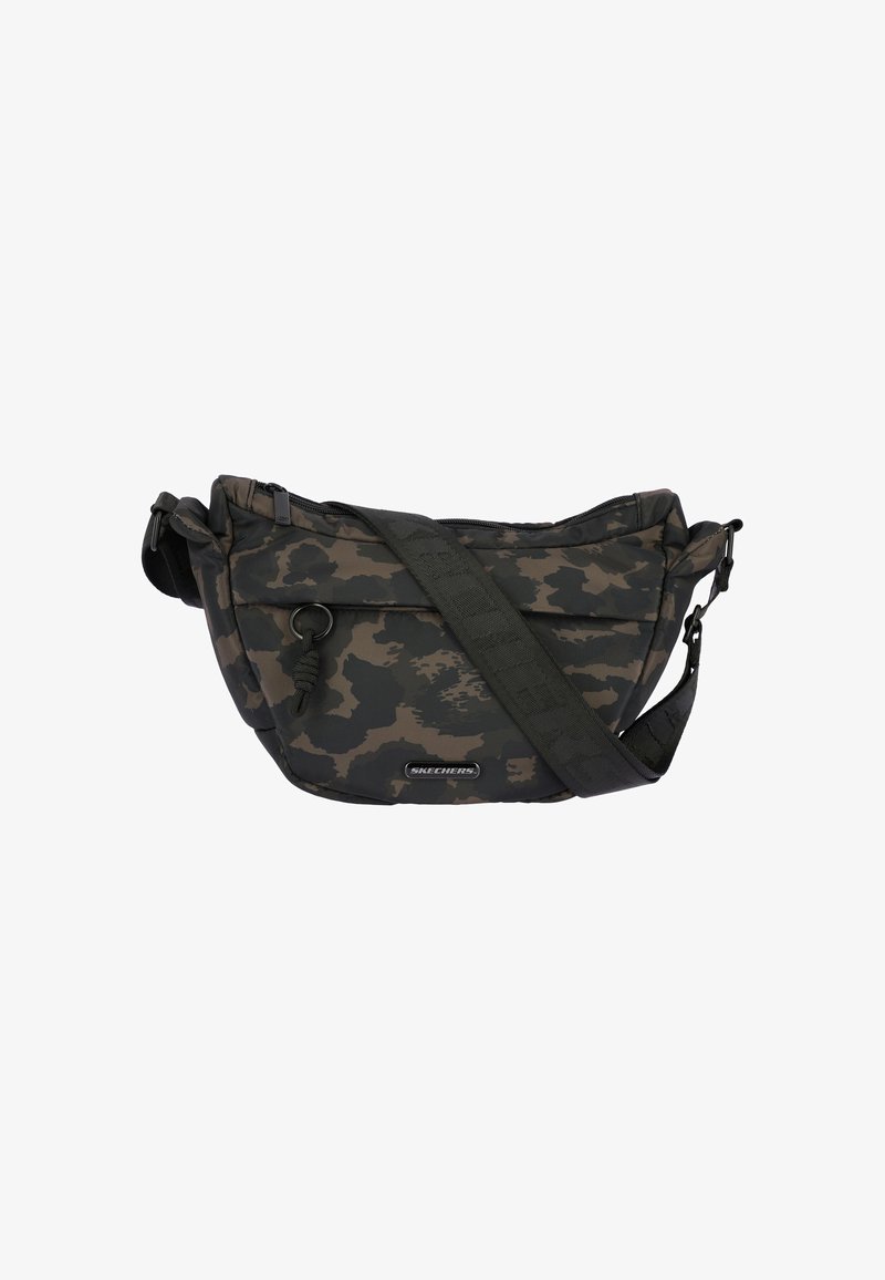 Sac bandoulière camouflage noir et vert foncé avec sangle réglable, poche avant zippée et logo Skechers sur le devant au centre.