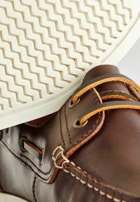 Next CLASSIC STANDARD - Båtsko - chestnut brown