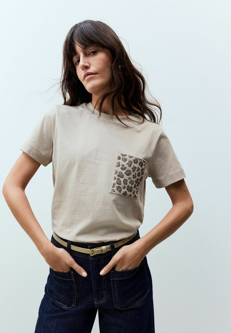 Next - REGULAR FIT  - T-shirt imprimé - stone, Agrandir