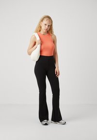 ONLY ONLLIVE LOVE FLARED  - Auduma bikses - black