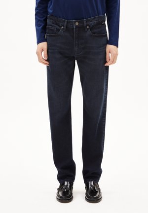 Dunkelblaue Jeans aus Denim, mit einem geraden Bein-Design, fünf Taschen und einem Metallknopfverschluss an der Taille.