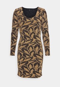 Långärmad klänning i svart tyg med mönster av guldblad, med rundad halsringning och en figurnära silhuett. Texturerad, glittrig yta.