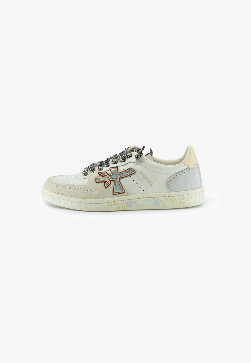 Sneaker made of leather and suede in beige, white, and gray with a colorful side logo, patterned laces, and textured rubber sole.