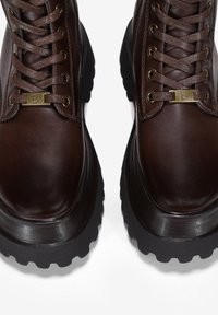 Bosanova CON CORDONES - Botas con plataforma - marron