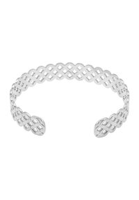 Silberne Armreife mit einem ineinander verwobenen Design, glatter Oberfläche und offener Bauweise, geeignet für verschiedene Handgelenkgrößen.