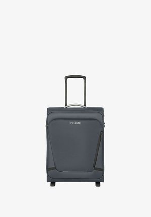 Valise à coque souple grise avec une poignée rétractable, deux roues, poche à fermeture éclair à l'avant et logo de marque. Tissu lisse avec une forme structurée.