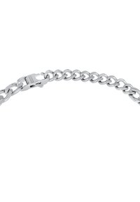 Sølvfarvet kædearmbånd med en krabbe-lås, som er indgraveret med et lille logo på en hvid baggrund.