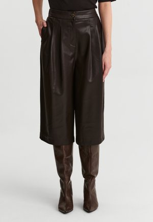 TATUUM, NAREA - Short - deep dark brown
