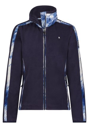 Tmavě modrá fleecová bunda na zip s vysokým límcem a modro-bílými tie-dye pruhy podél rukávů a okrajů límce.