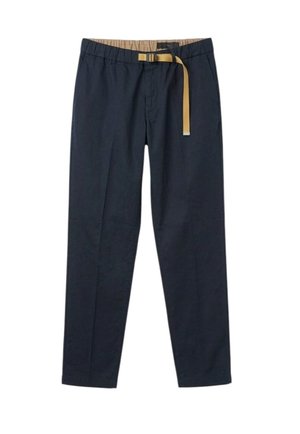 Pantaloni casual blu navy con parte frontale piatta, gambe dritte, vita elastica e cintura regolabile beige integrata.