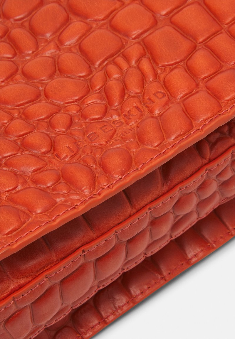 Damen Handtaschen | Liebeskind Berlin LUKA Umhängetasche sunset/orange - BY38786 Damen Handtaschen | Liebeskind Berlin LUKA Umhängetasche sunset/orange - BY38786