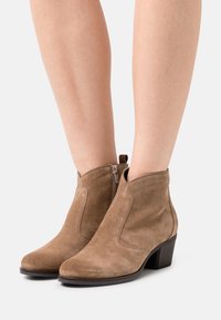 Anna Field Botines camperos - sand