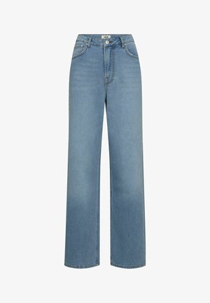 Helesinised kõrge vöökohaga laiade sääreosadega teksapüksid esikinnise ja lukuga, ees- ja tagataskud ning vööaasad, valgel taustal.