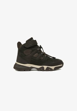 Lasocki Young, LASOCKI YOUNG BOOTS BOY BROWN CEO-BI12-8387-02(V)CH - Schnürstiefelette - brown