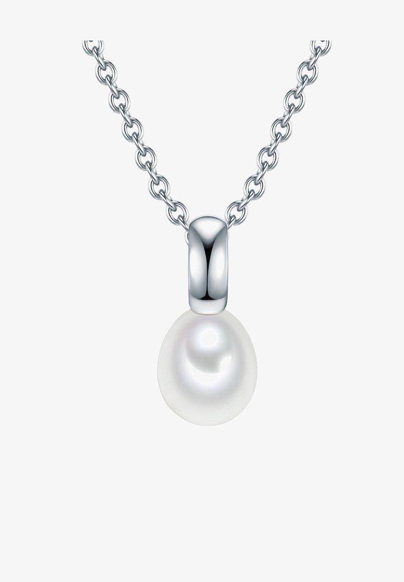 Sølv kædensen med en enkelt glitrende hvid perlependant, glat tekstur, oval form, med en poleret metalaccent.
