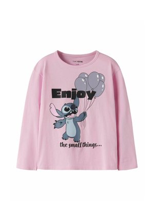 T-shirt rose à manches longues pour tout-petits avec un personnage de dessin animé tenant des ballons avec le texte "Enjoy the small things."