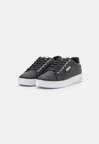 Guess BECKIE - Baskets basses - blkbl