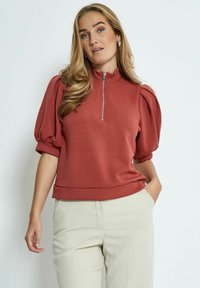 DICETTE PUFF - Basic T-shirt - red ochre