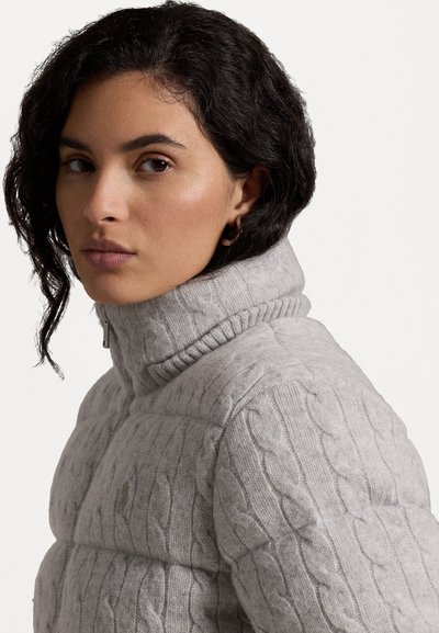 Polo Ralph Lauren CABLE KNIT HOODED DOWN COAT - Páperová bunda - new grey heather