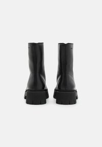 HUGO KRIS ZIP BOOTIE - Platåstøvletter - black