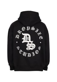 Sweat à capuche noir avec un texte blanc en style gothique "DROPSINE STUDIO" dans un design circulaire et de grandes lettres entrelacées "DS" au dos.