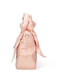 Borsa in pelle rosa con una parte superiore annodata e una texture morbida; presenta un anello in metallo argentato e una base rettangolare per la stabilità.