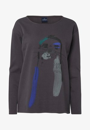 T-shirt z długim rękawem w ciemnoszarym kolorze z kolorową grafiką przedstawiającą twarz zwierzęcia, z akcentami w odcieniach teal, niebieskim i szarym. Wykonana z miękkiej bawełny.