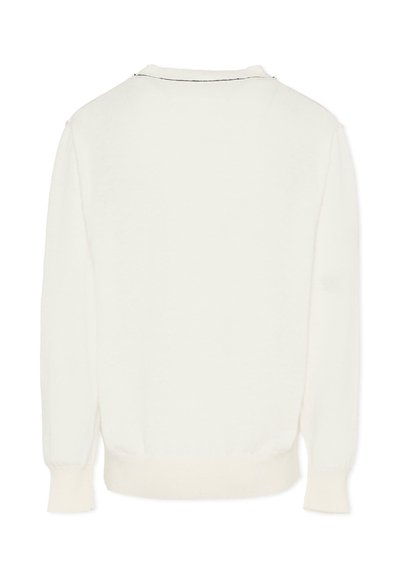 Maglione bianco con maniche lunghe, vestibilità comoda, polsini a coste e design minimalista con una texture liscia e senza loghi visibili.