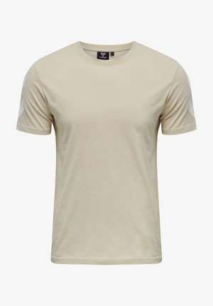 Beige katoenen T-shirt met een ronde hals, korte mouwen en witte accentdetails op de schouders. Soepele textuur en casual pasvorm.
