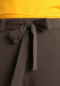 ONLY Short - khaki