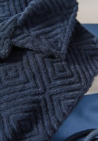 Non sélectionné, navy