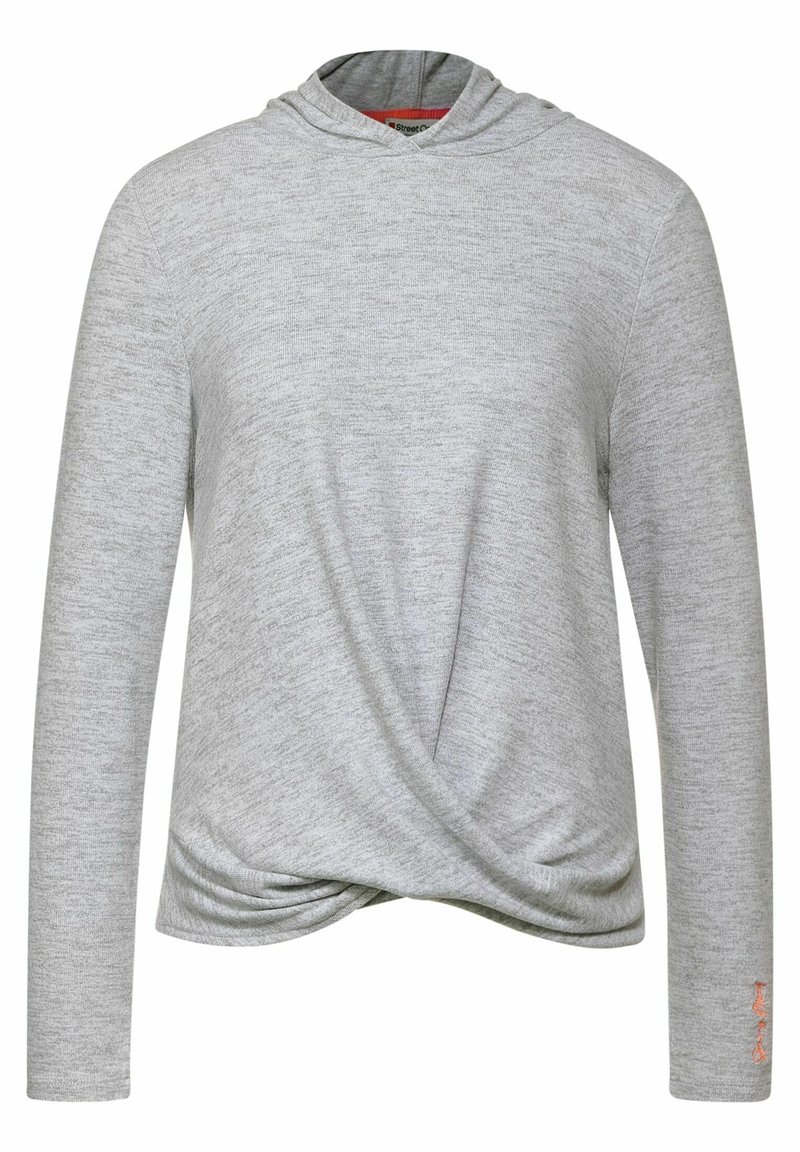 Grå långärmad hoodie med en vriden frontdesign, mjuk textur och en subtil melange-mönster. Har en bekväm huva och röd accenttråd.