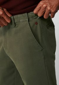 Meyer HOSE - Chino - dunkelgrün
