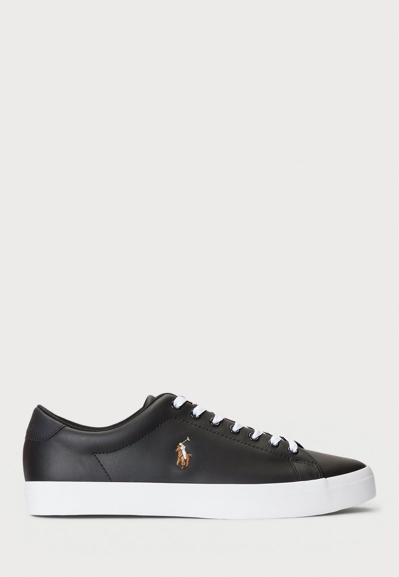 Sneaker in pelle nera con suola bianca, con lacci a contrasto e un piccolo logo ricamato sul lato. Finitura liscia, design low-profile.