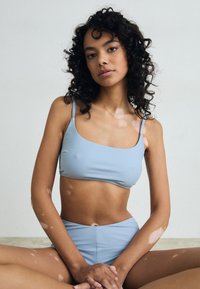 We Are We Wear TILLY CROP - Bikini felső - sky blue
