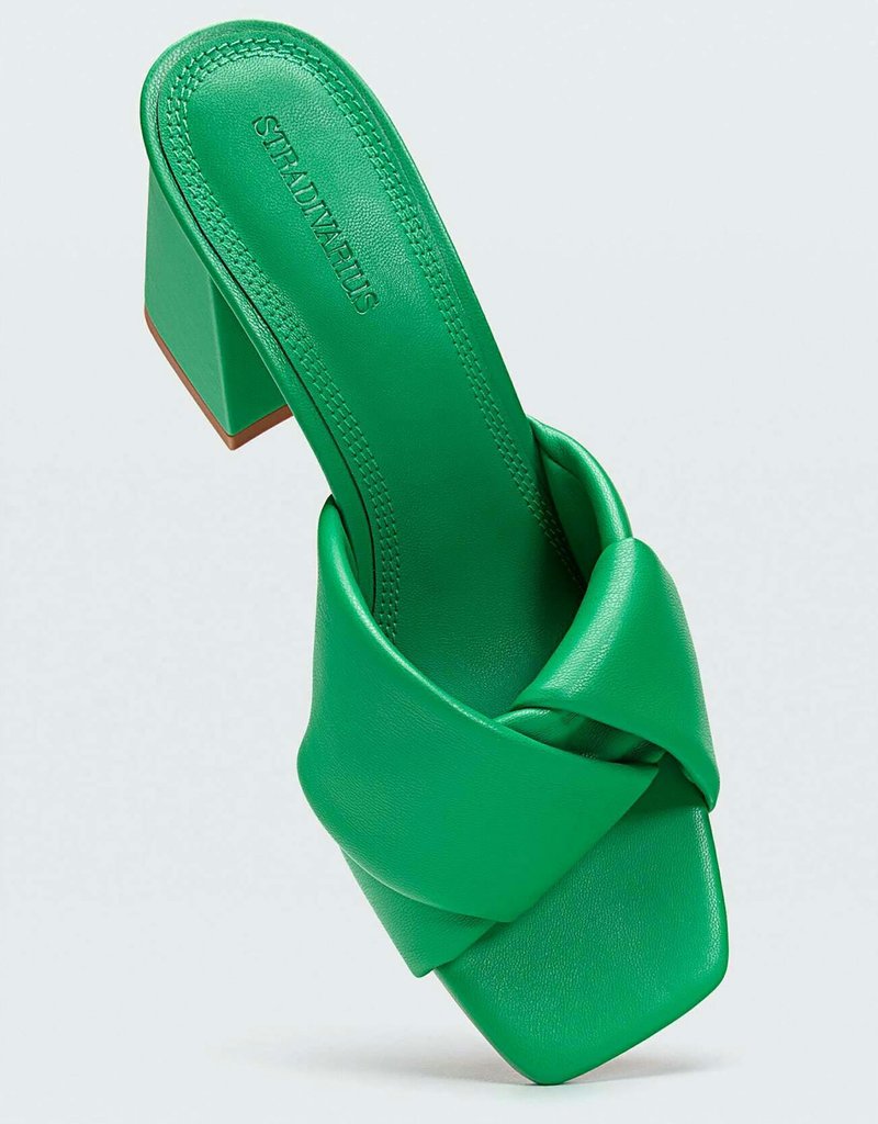 Damen Flache Pantoletten | Stradivarius ABSATZ MIT NOTEN Pantolette hoch green/grün - QH02101 Damen Flache Pantoletten | Stradivarius ABSATZ MIT NOTEN Pantolette hoch green/grün - QH02101