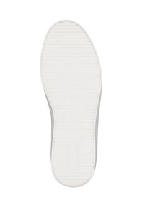 Weiße Sneakersohle mit vertikalen Rillen für Traktion, abgerundeter Form und glatter Textur. Verfügt über ein dezentes, geprägtes Logo in der Nähe der Ferse.