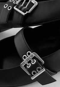 Next EYELET MARY JANE - Ballerine con cinturino - black