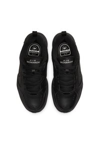 Nike Performance AIR MONARCH IV - Baskets basses - black
