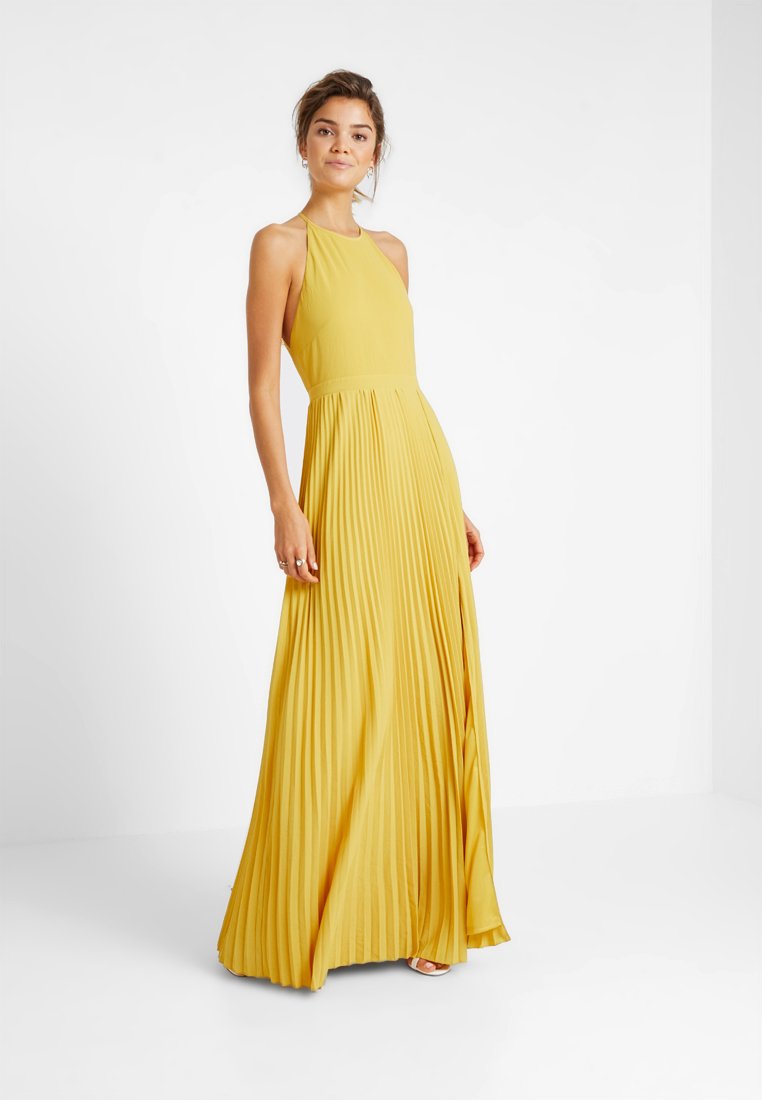 Nly By Nelly Pleated Gown Ballkleid Yellow Gelb Zalando De 