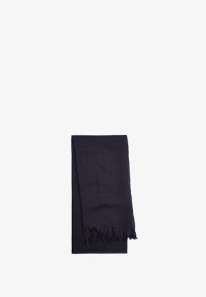 Ciemnogranatowy szal z frędzlami na krawędziach, starannie złożony na białym tle.