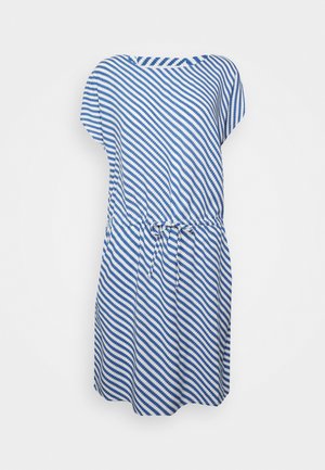 Vestido de manga curta em riscas diagonais azuis e brancas, ajustado na cintura com um laço, feito de tecido leve e com um corte descontraído.