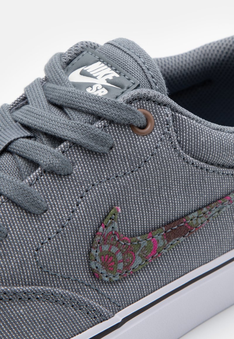 chron 2 shoes