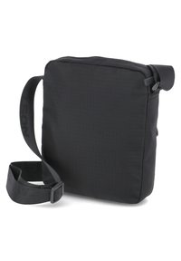 Borsa a tracolla nera realizzata in tessuto resistente con design rettangolare, tracolla regolabile e chiusura con zip. Presenta una superficie testurizzata.