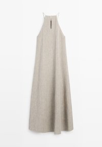 Mouwloze beige linnen maxi-jurk met halternek en een centrale voorzijde split, hangend tegen een witte achtergrond.