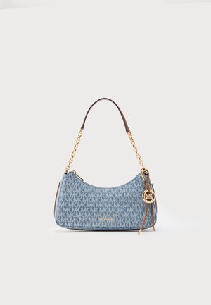 Sinine Michael Korsi käekott kuldse kett-õlarihmaga, iseloomuliku logomustriga ja ümmarguse MK ripatsiga valgel taustal.